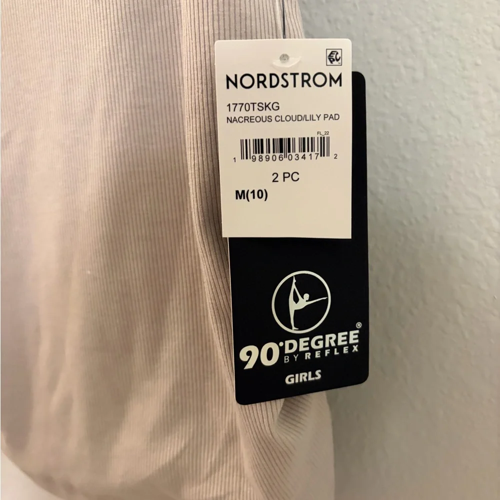 2-Piece Girls Sports Set - Picture 4 of 6